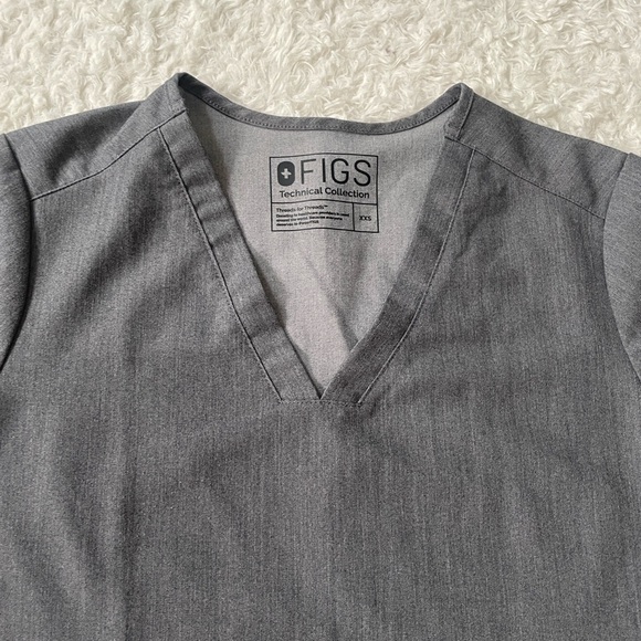 Figs Charcoal Scrub Top - Picture 4 of 11